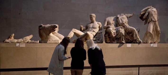 Απόγονος του Ελγιν προκαλεί: «Δώρο του σουλτάνου» ήταν τα κλεμμένα μάρμαρα του Παρθενώνα